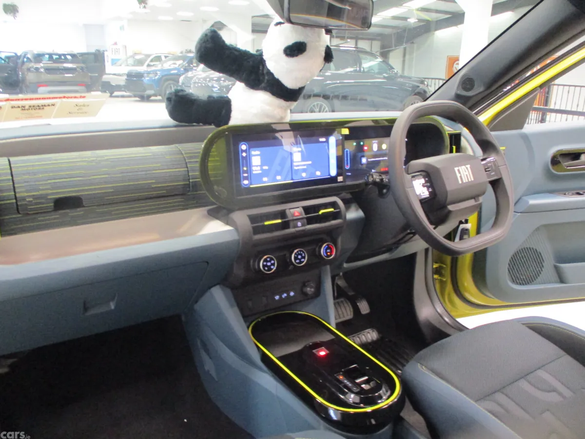 Fiat Grande Panda Hatchback, Petrol Hybrid, 2026, Yellow