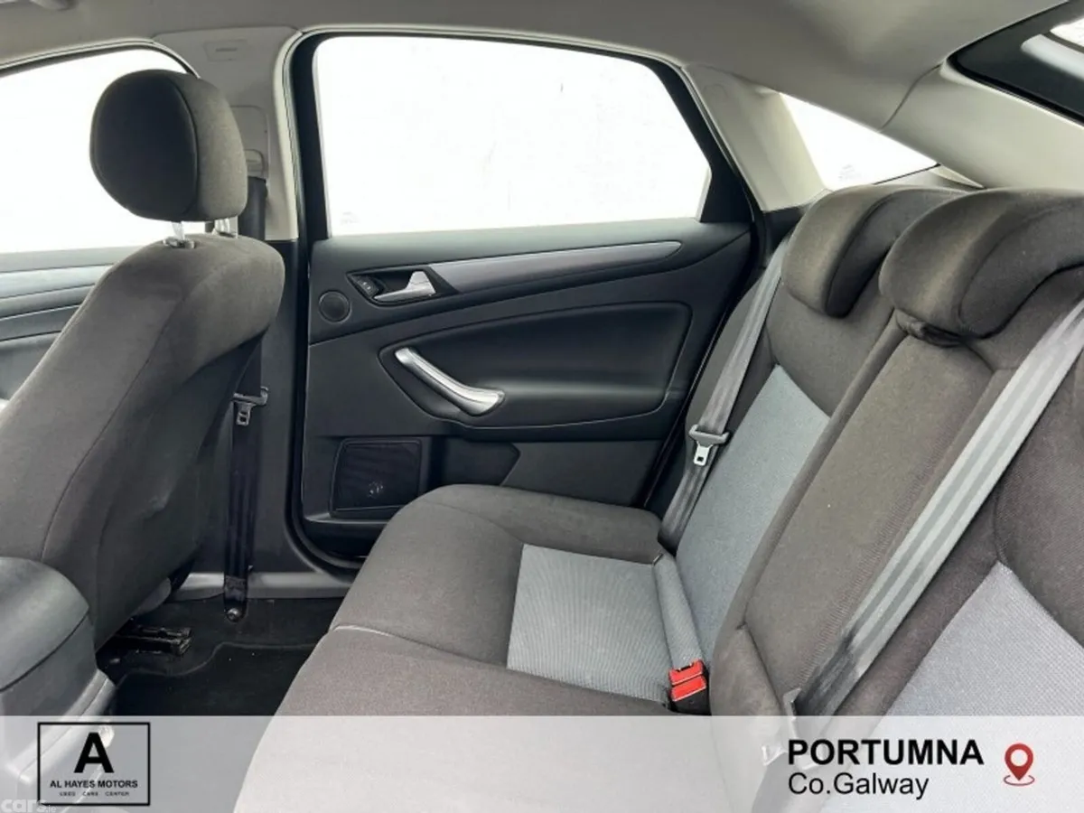 Ford Mondeo Hatchback, Diesel, 2014, Silver