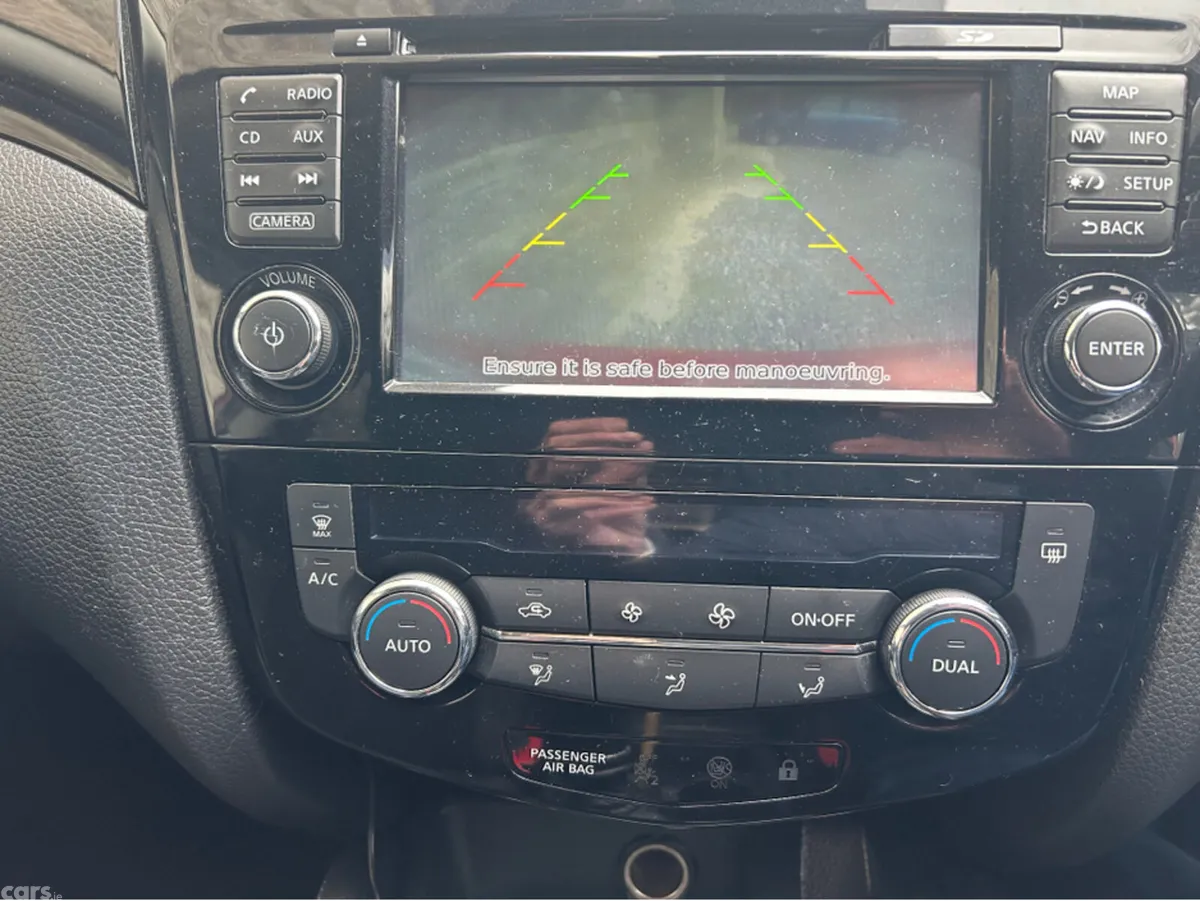 Nissan Qashqai MPV, Diesel, 2018, Red