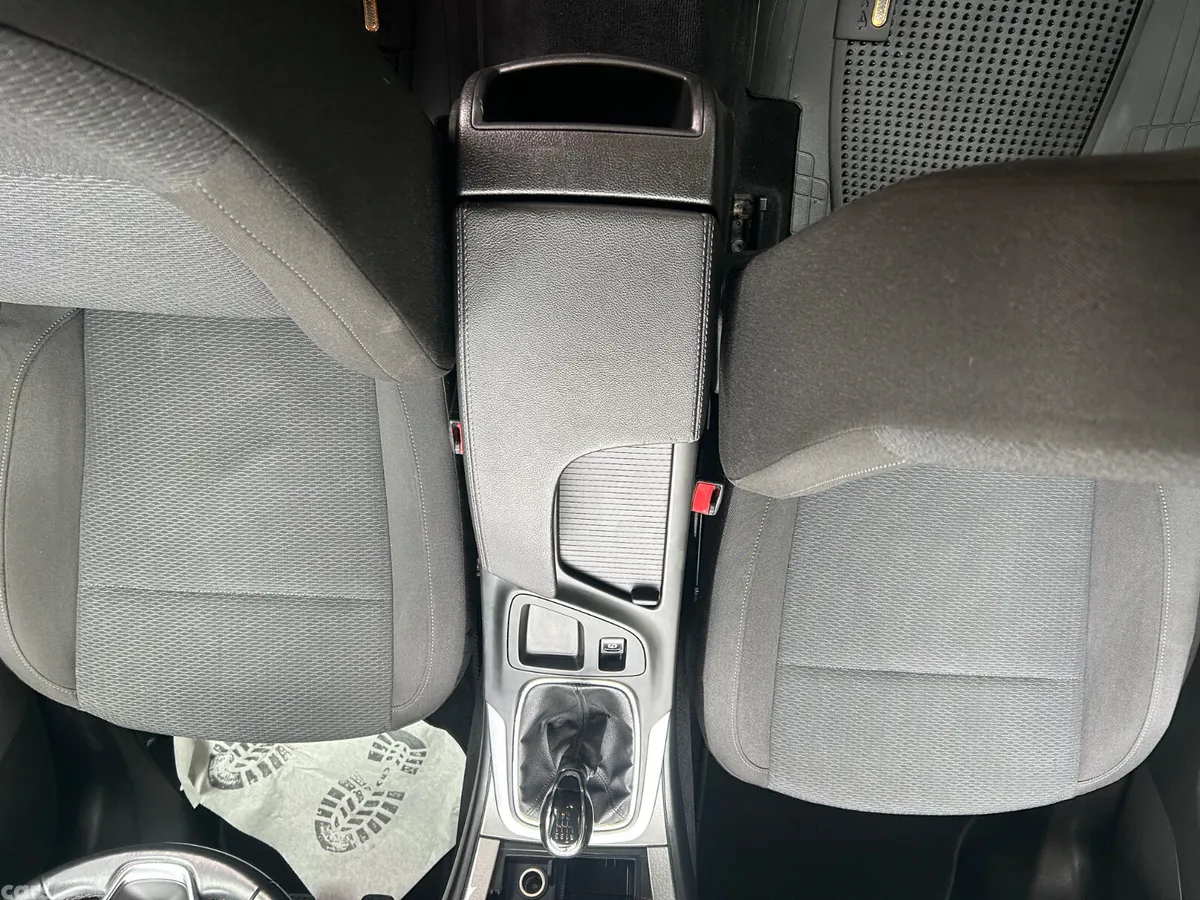 Opel Insignia Hatchback, Diesel, 2015, White