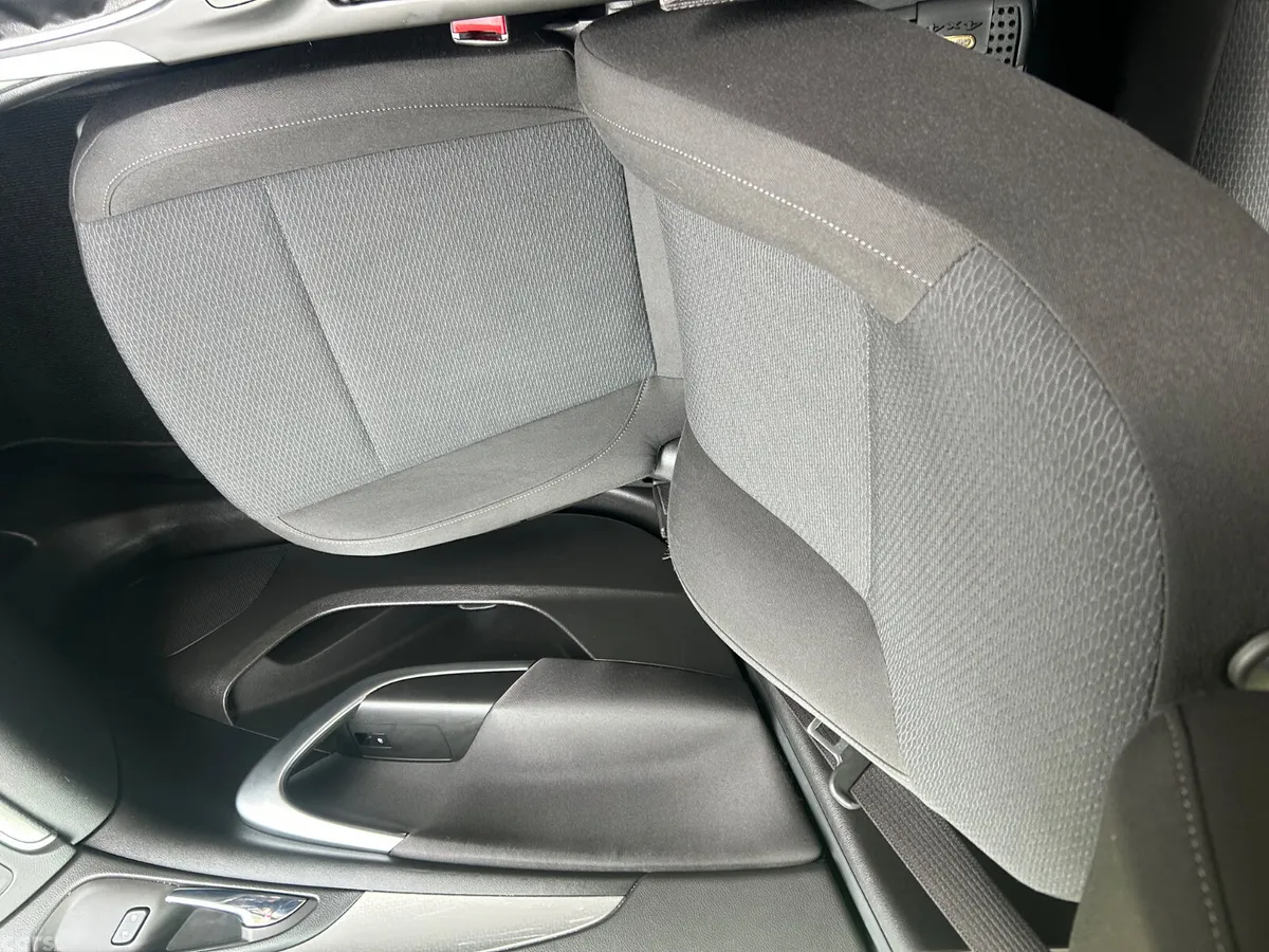 Opel Insignia Hatchback, Diesel, 2015, White