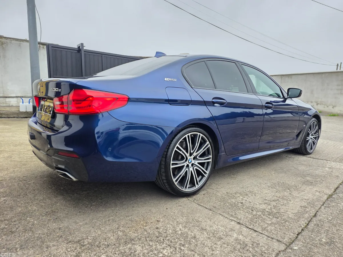 BMW 5-Series Saloon, Petrol Plug-in Hybrid, 2018, Blue