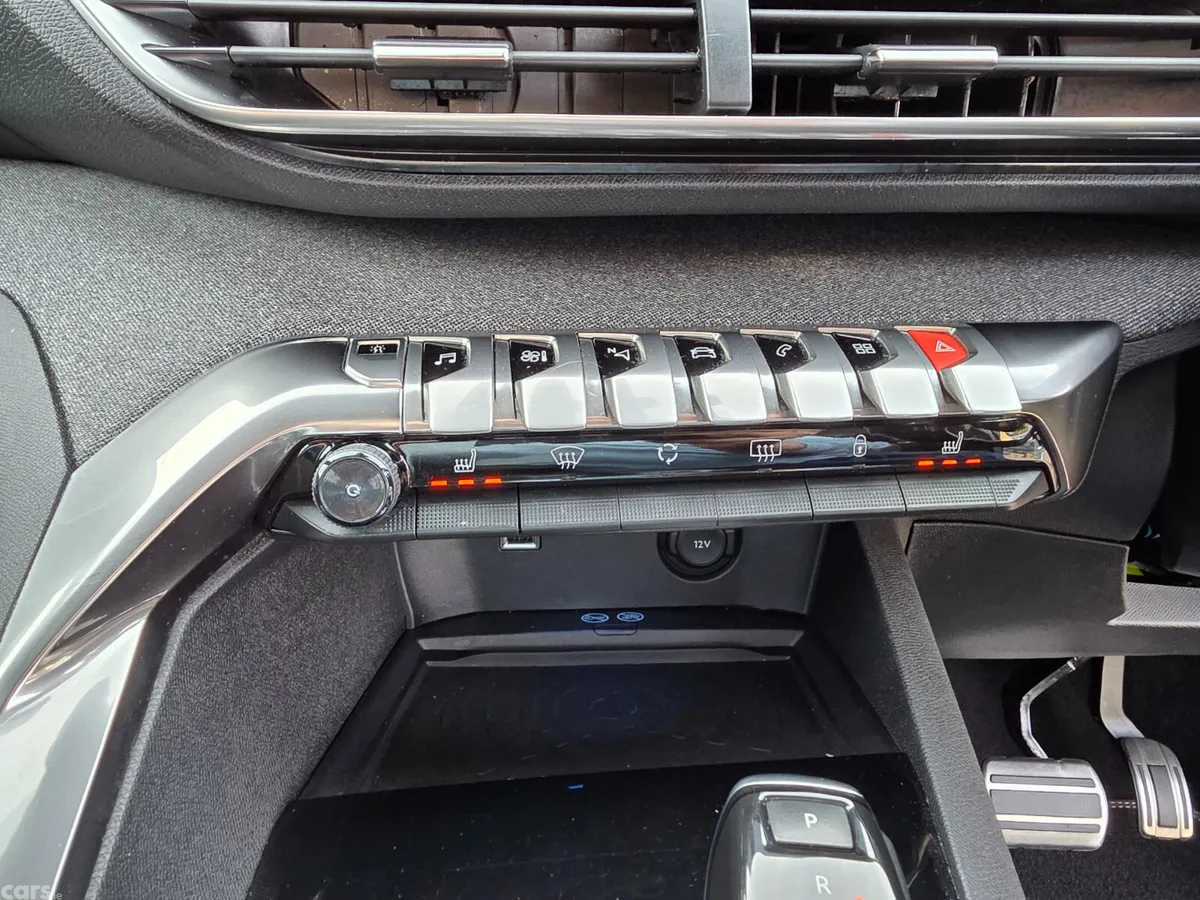 Peugeot 3008 SUV, Petrol, 2019, Grey