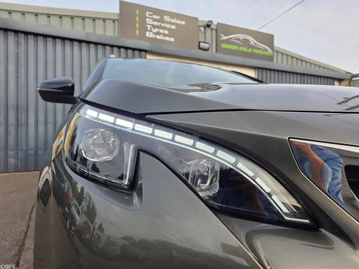 Peugeot 3008 SUV, Petrol, 2019, Grey