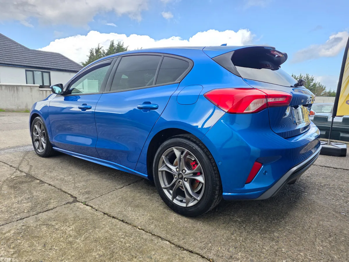 Ford Focus Hatchback, Petrol, 2022, Blue
