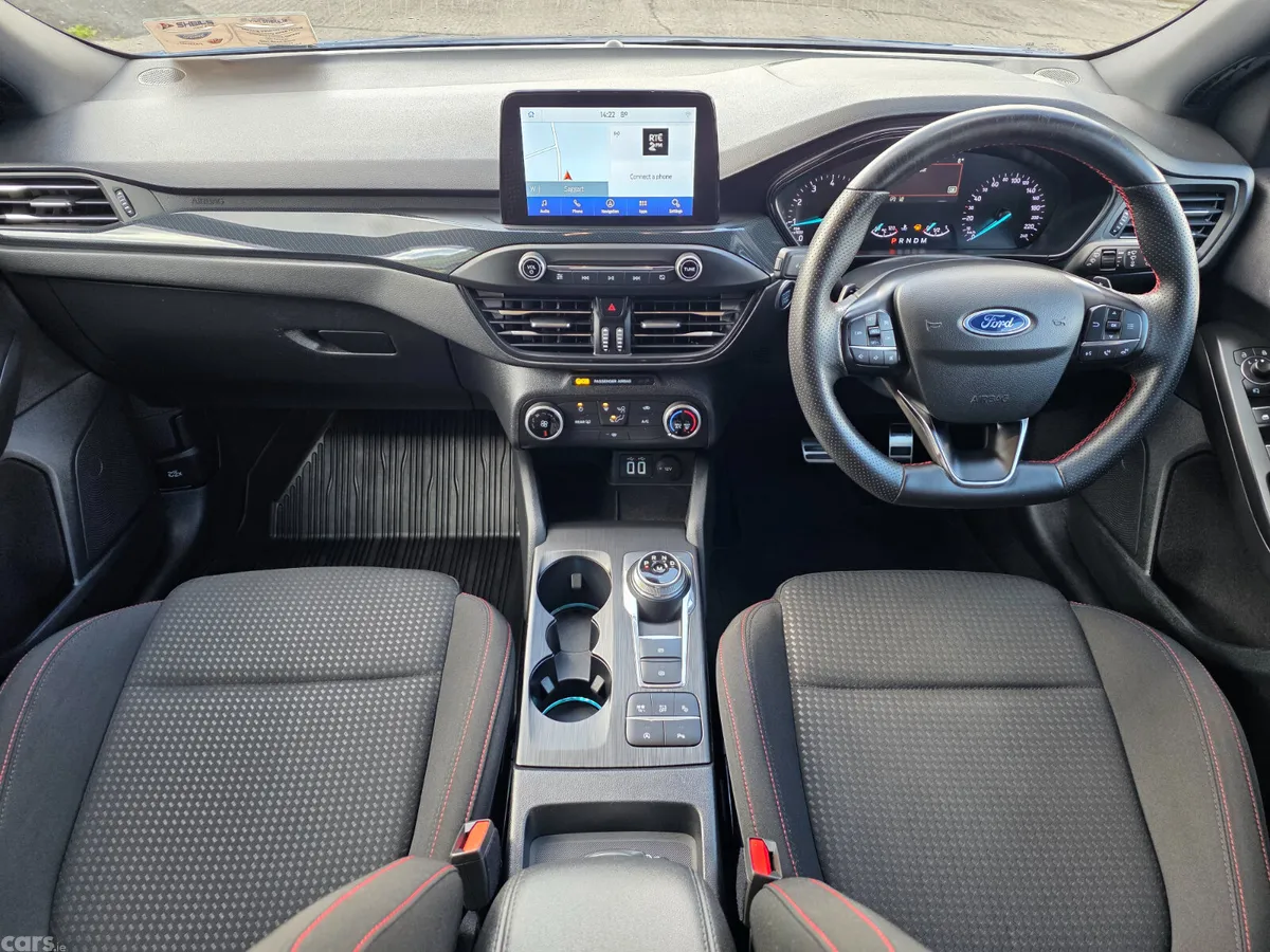 Ford Focus Hatchback, Petrol, 2022, Blue