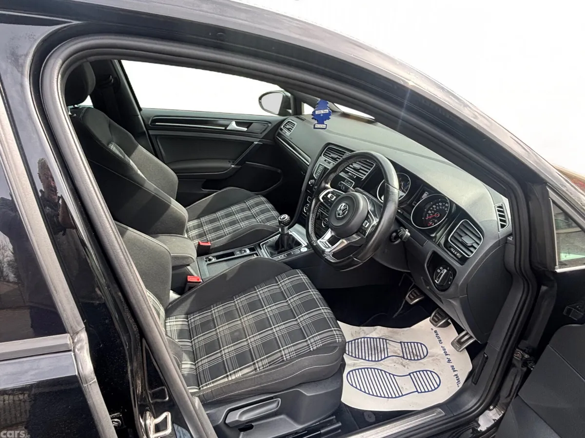 Volkswagen Golf Hatchback, Diesel, 2015, Black