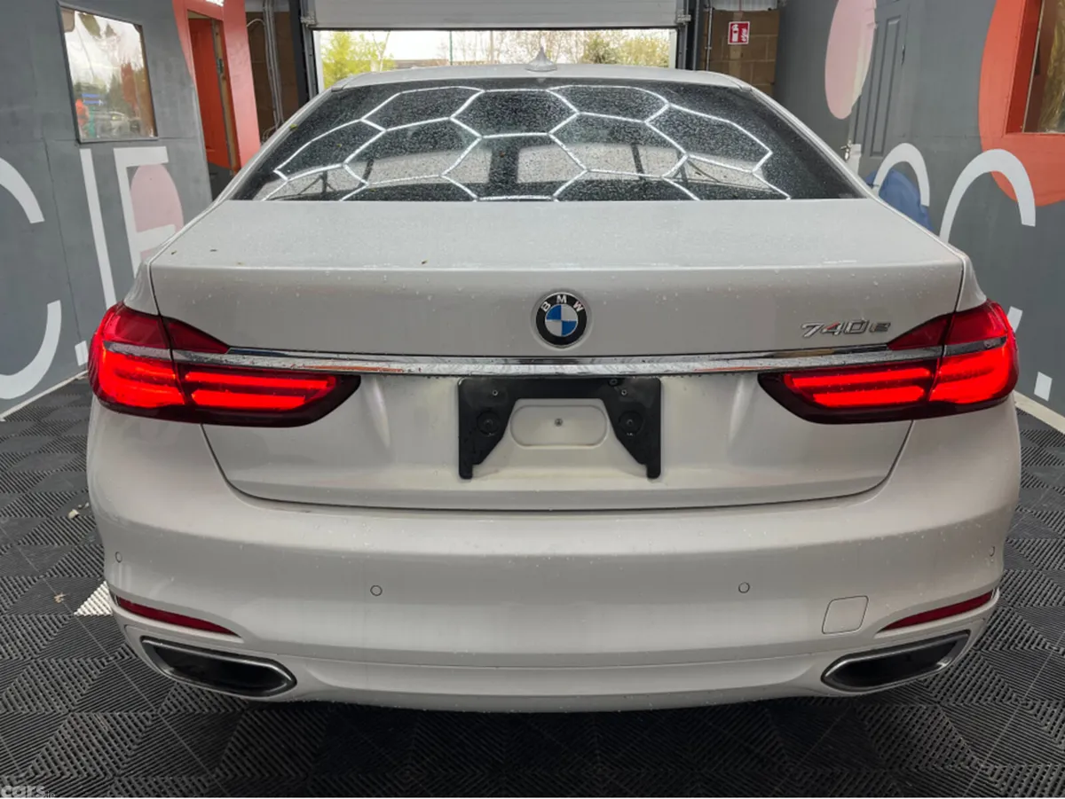 BMW 7-Series Saloon, Petrol Plug-in Hybrid, 2017, White