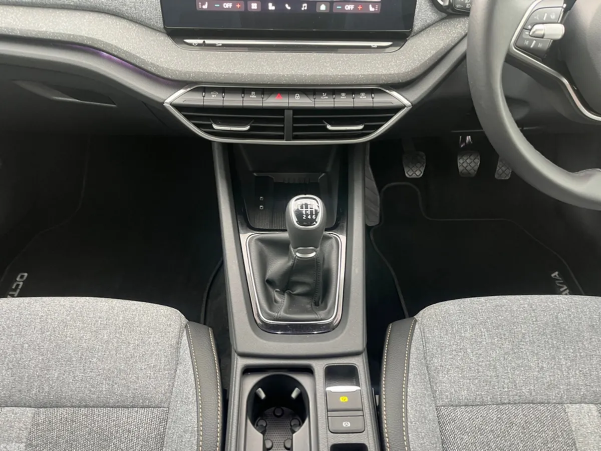 Skoda Octavia Saloon, Diesel, 2025, Blue
