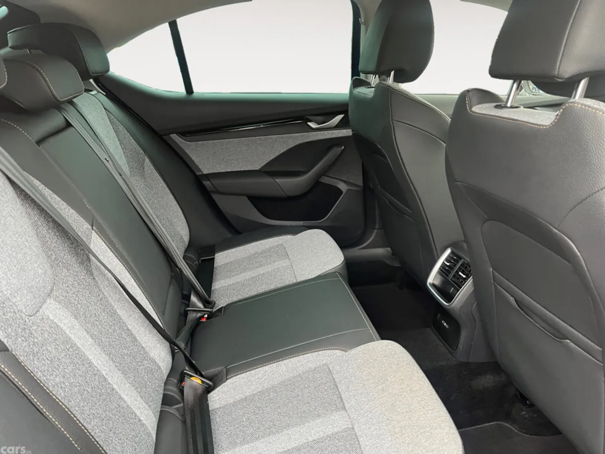 Skoda Octavia Saloon, Diesel, 2025, Blue