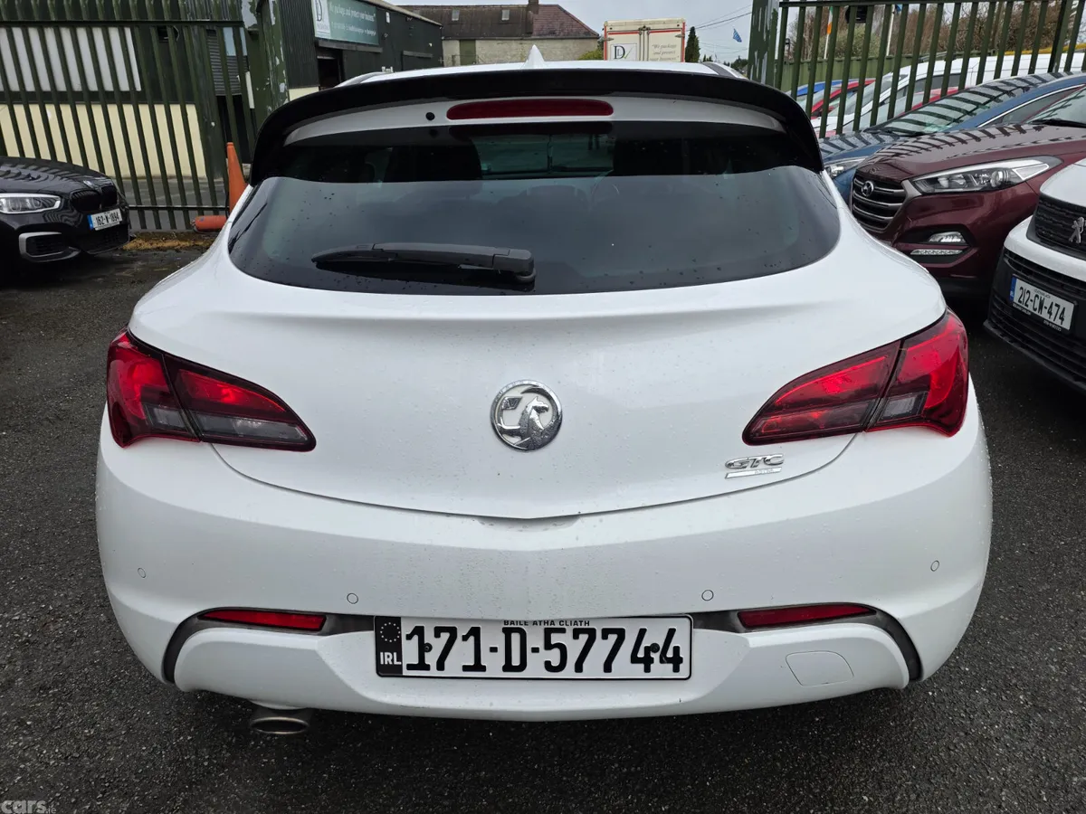 Vauxhall Astra Hatchback, Petrol, 2017, White