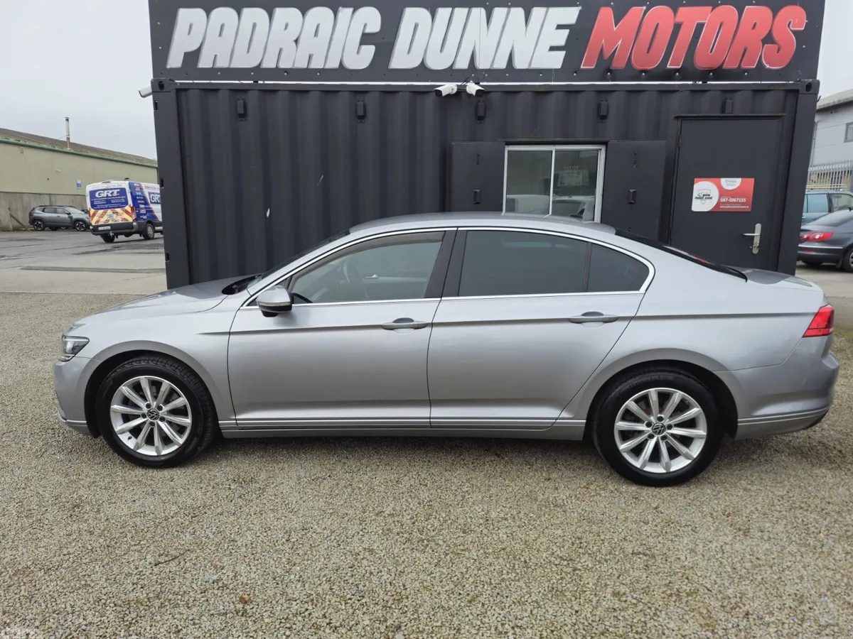 Volkswagen Passat Saloon, Diesel, 2022, Grey