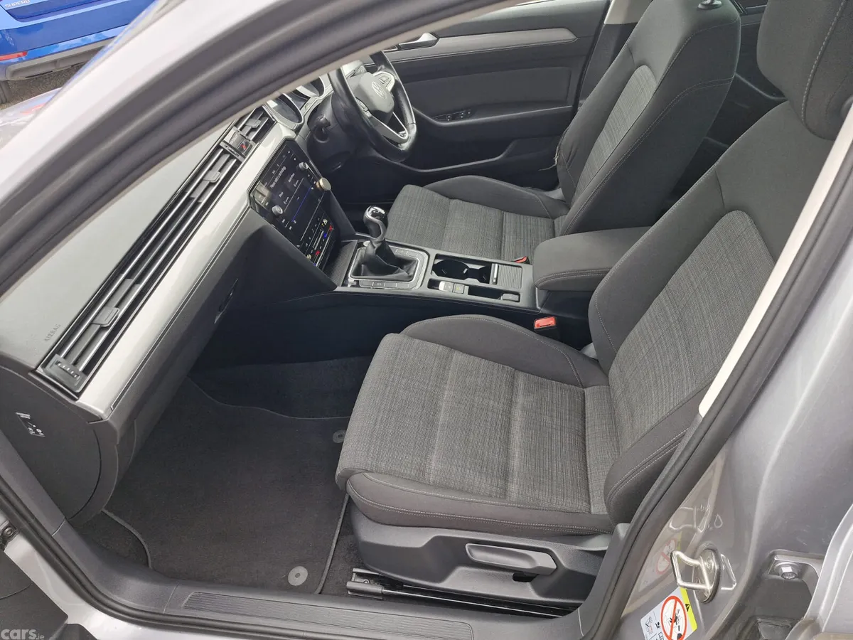 Volkswagen Passat Saloon, Diesel, 2022, Grey