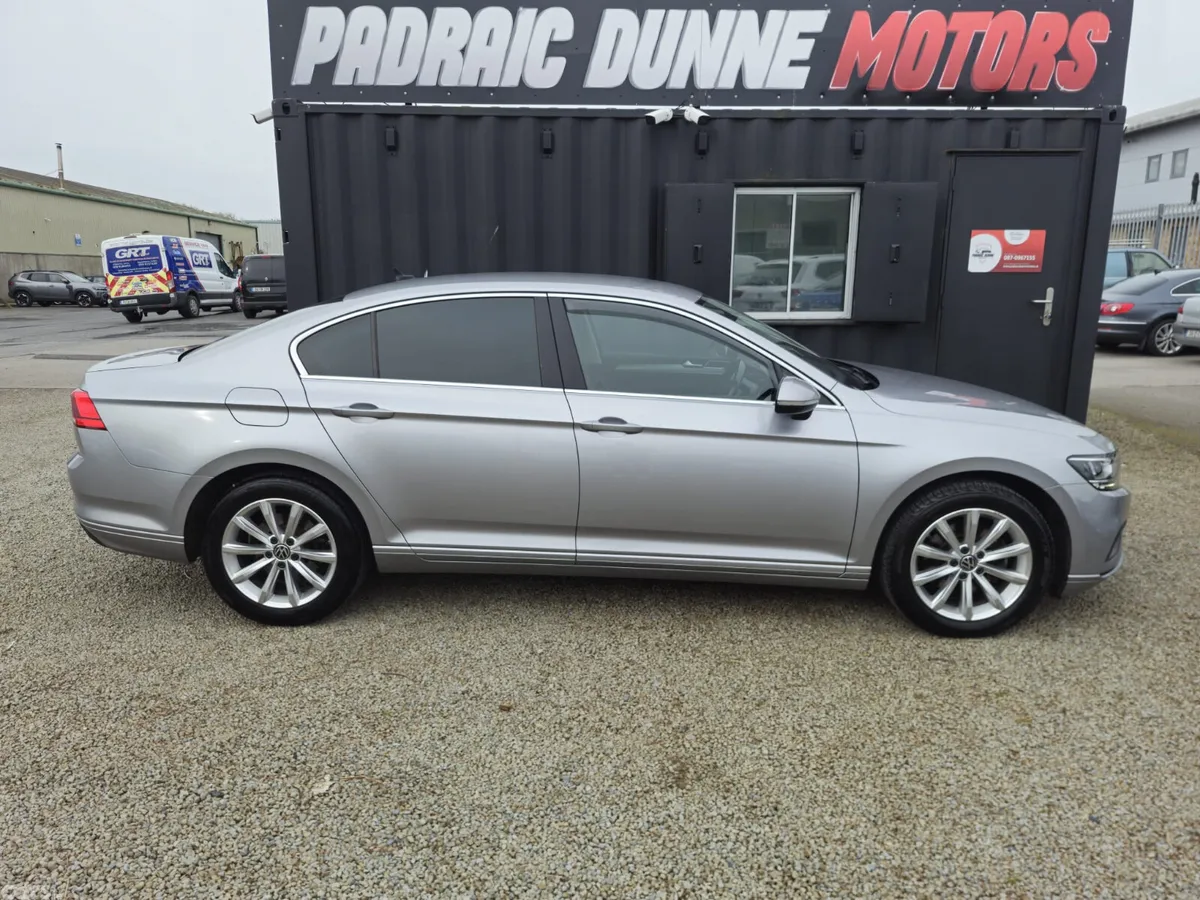 Volkswagen Passat Saloon, Diesel, 2022, Grey