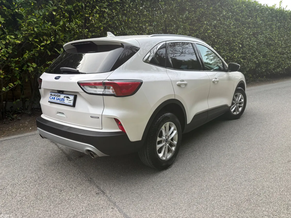 Ford Kuga SUV, Petrol Hybrid, 2023, White