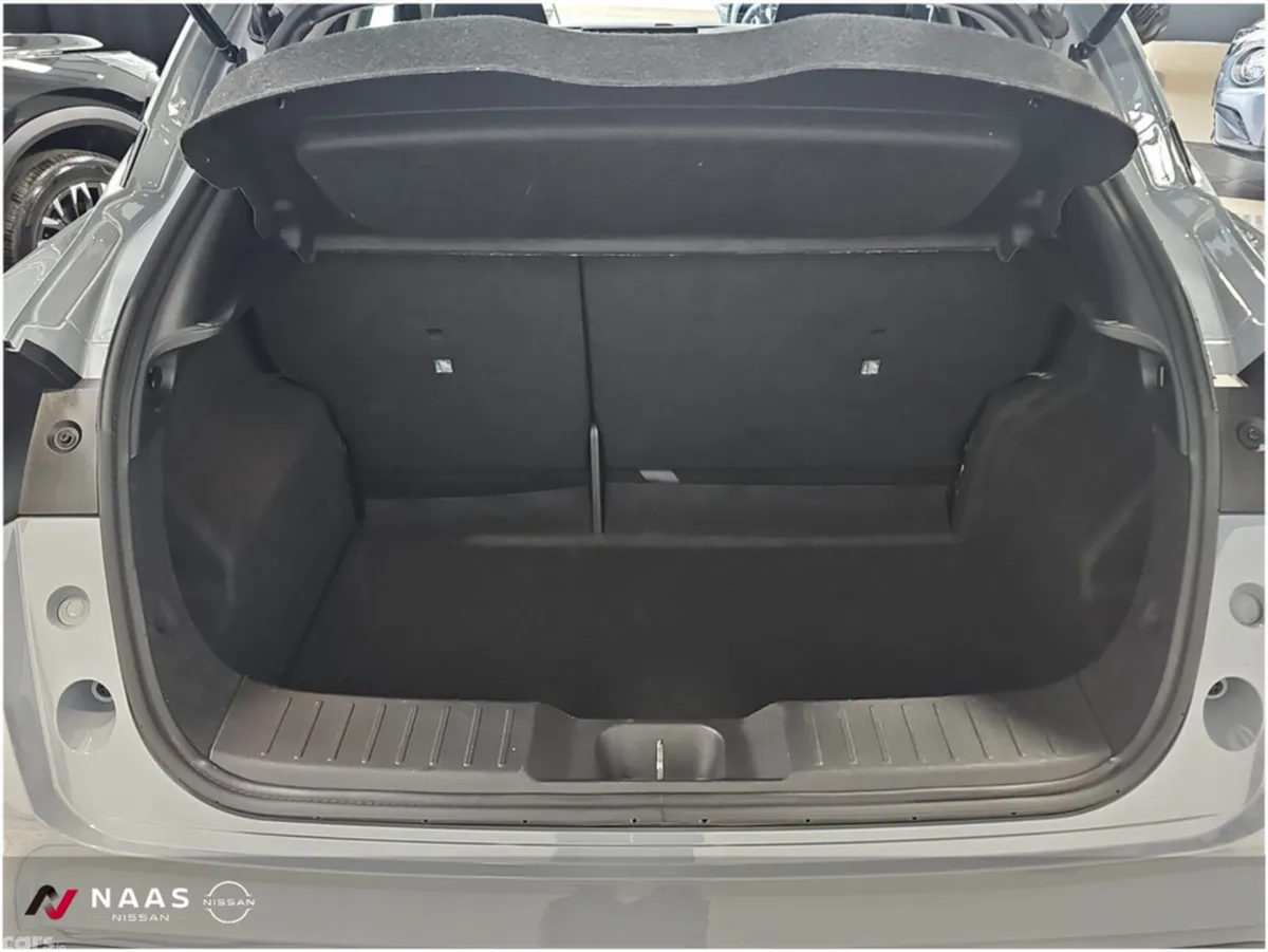 Nissan Juke MPV, Petrol, 2025, Grey