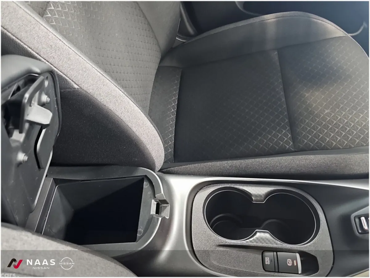 Nissan Juke MPV, Petrol, 2025, Blue