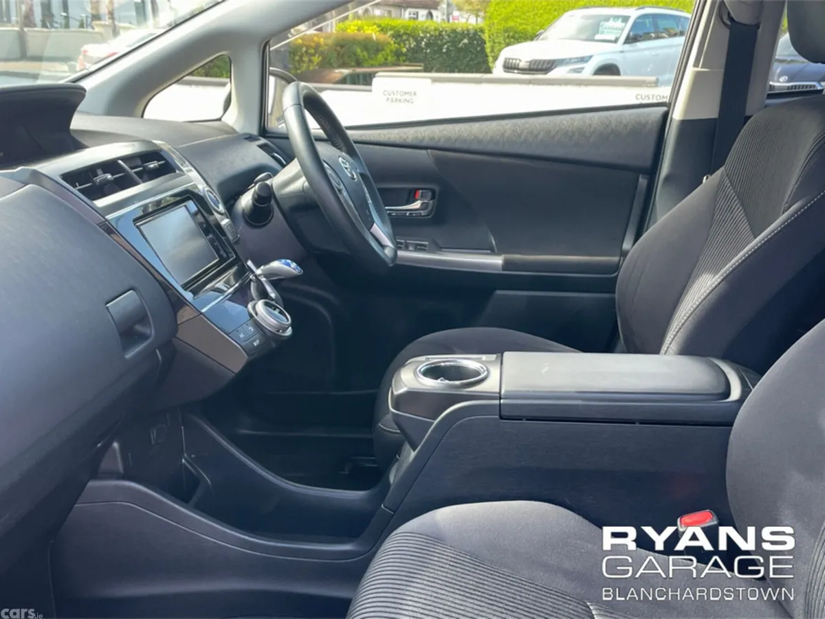 Toyota Prius MPV, Petrol Hybrid, 2019, White