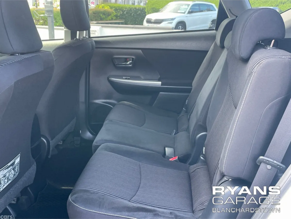 Toyota Prius MPV, Petrol Hybrid, 2019, White