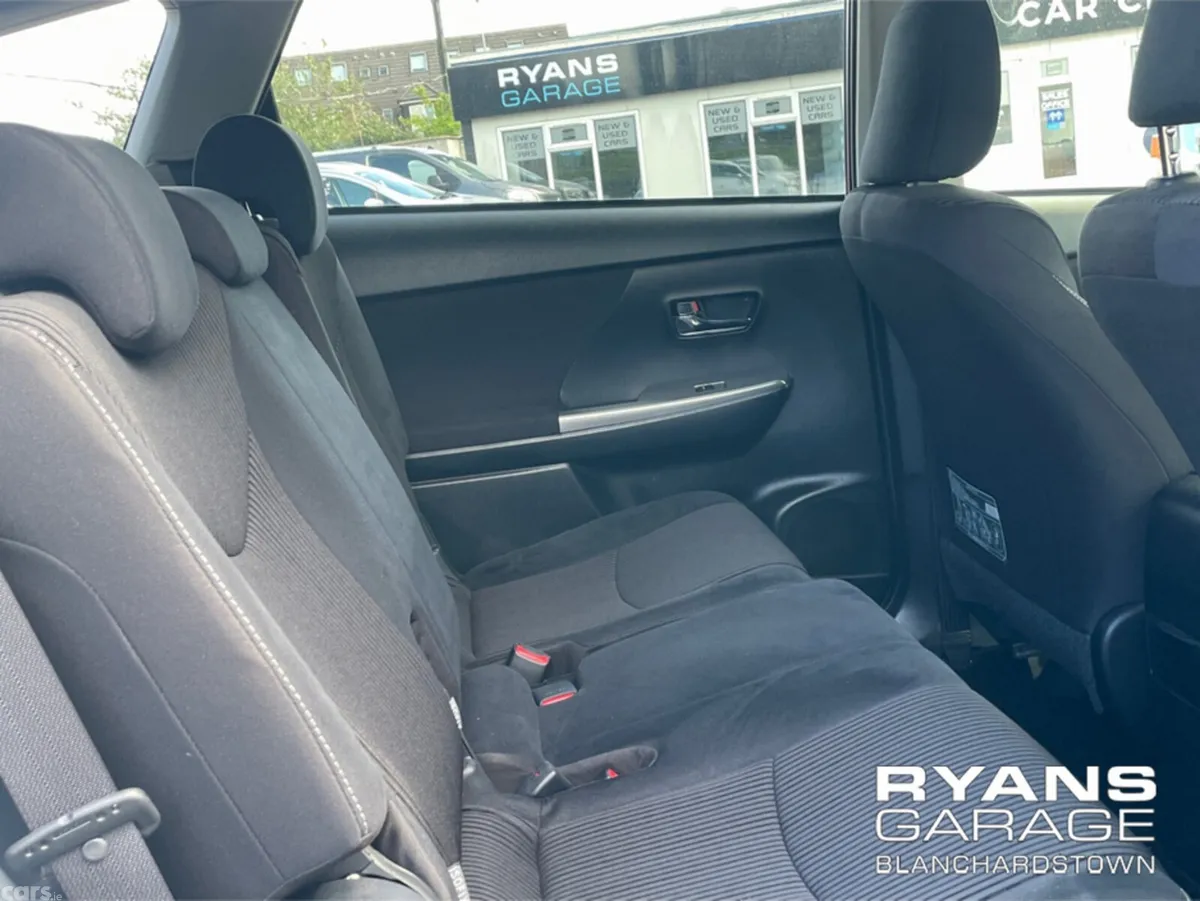 Toyota Prius MPV, Petrol Hybrid, 2019, White