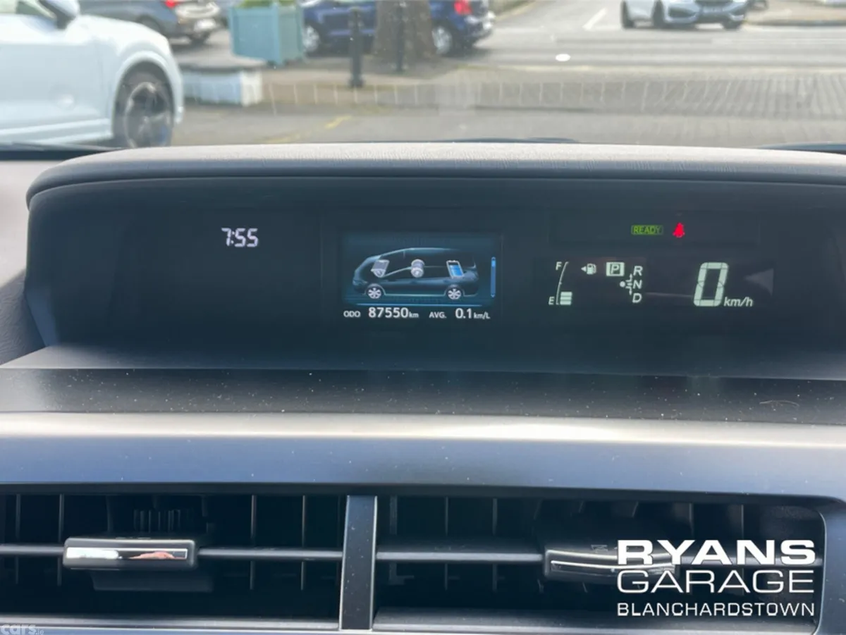 Toyota Prius MPV, Petrol Hybrid, 2019, White