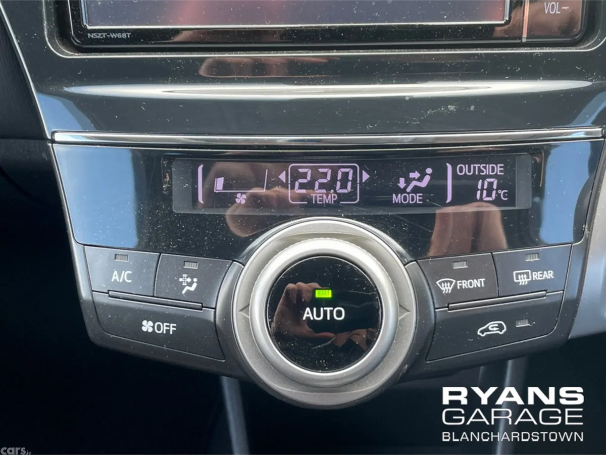 Toyota Prius MPV, Petrol Hybrid, 2019, White
