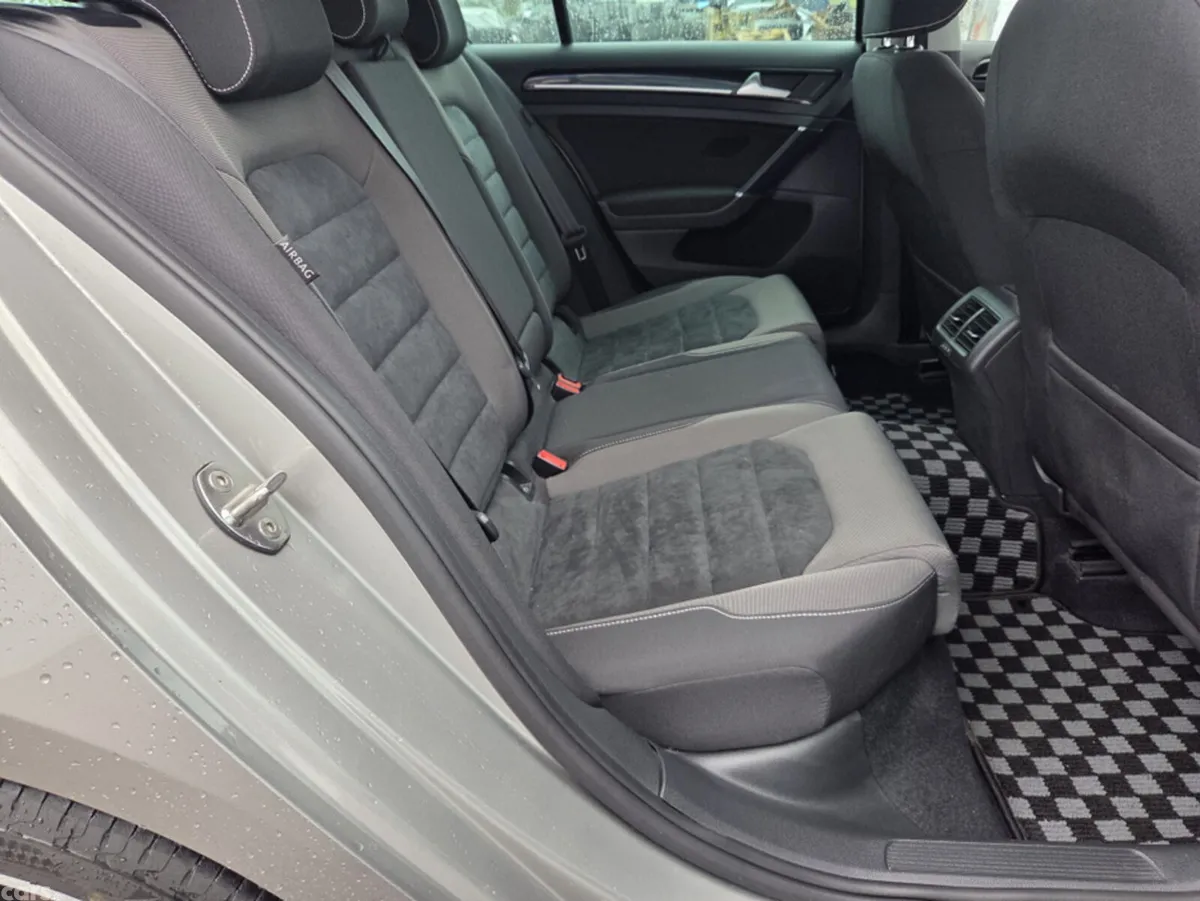 Volkswagen Golf Hatchback, Petrol, 2017, Silver