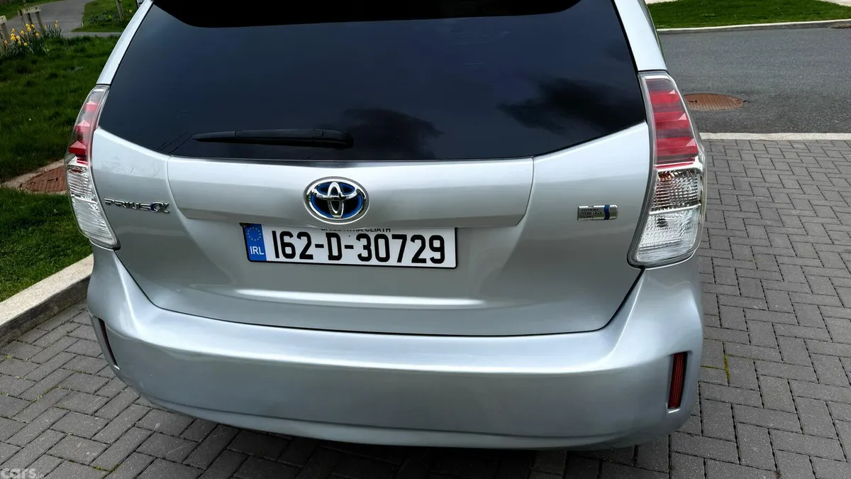 Toyota Prius Hatchback, Petrol Hybrid, 2016, Silver