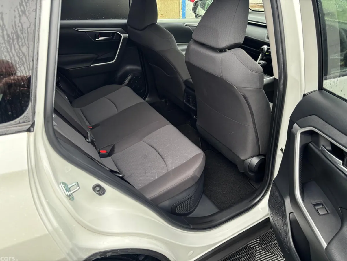 Toyota RAV4 Hatchback, Petrol Hybrid, 2020, White