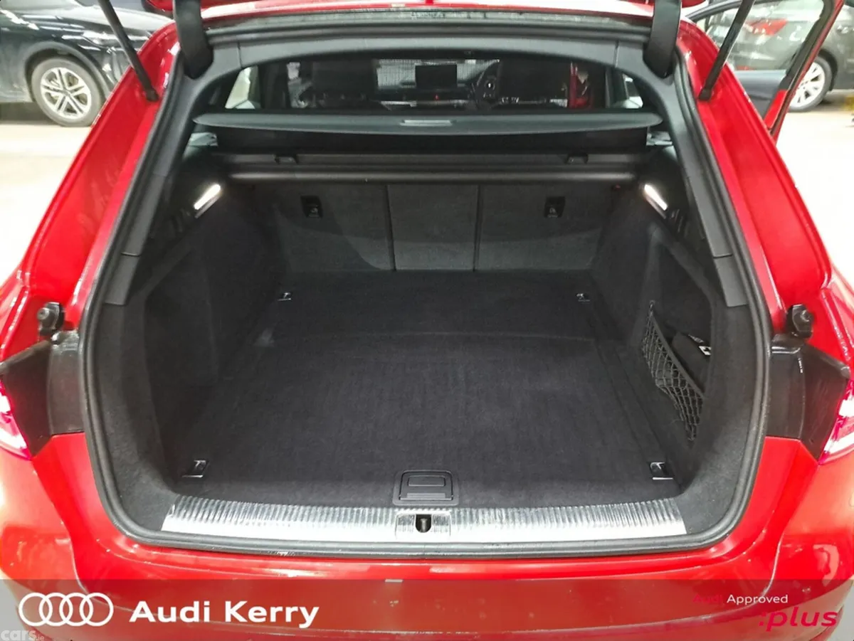 Audi A4 Estate, Diesel, 2017, Red