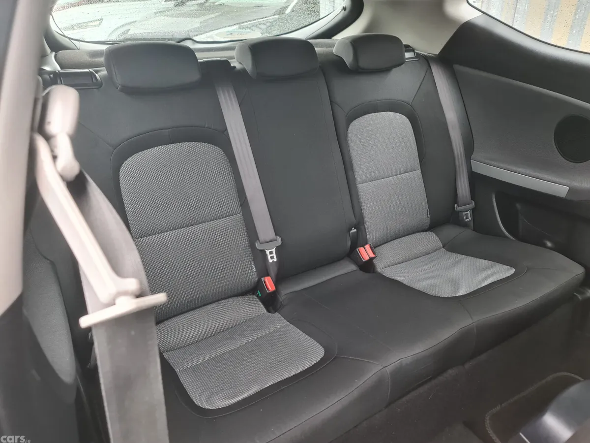 Kia Ceed Hatchback, Petrol, 2016, Black