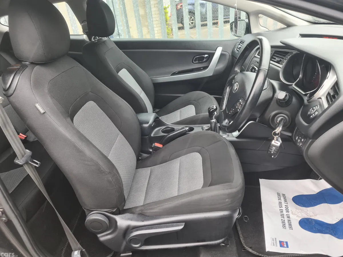 Kia Ceed Hatchback, Petrol, 2016, Black