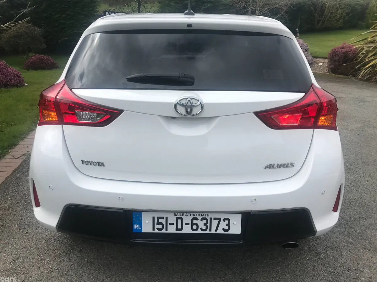 Toyota Auris Hatchback, Petrol, 2015, White
