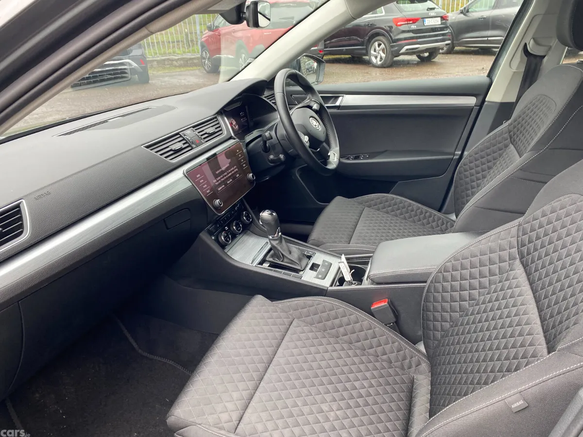 Skoda Superb Saloon, Diesel, 2022, Grey