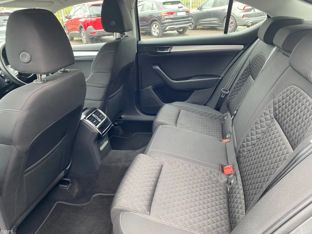 Skoda Superb Saloon, Diesel, 2022, Grey