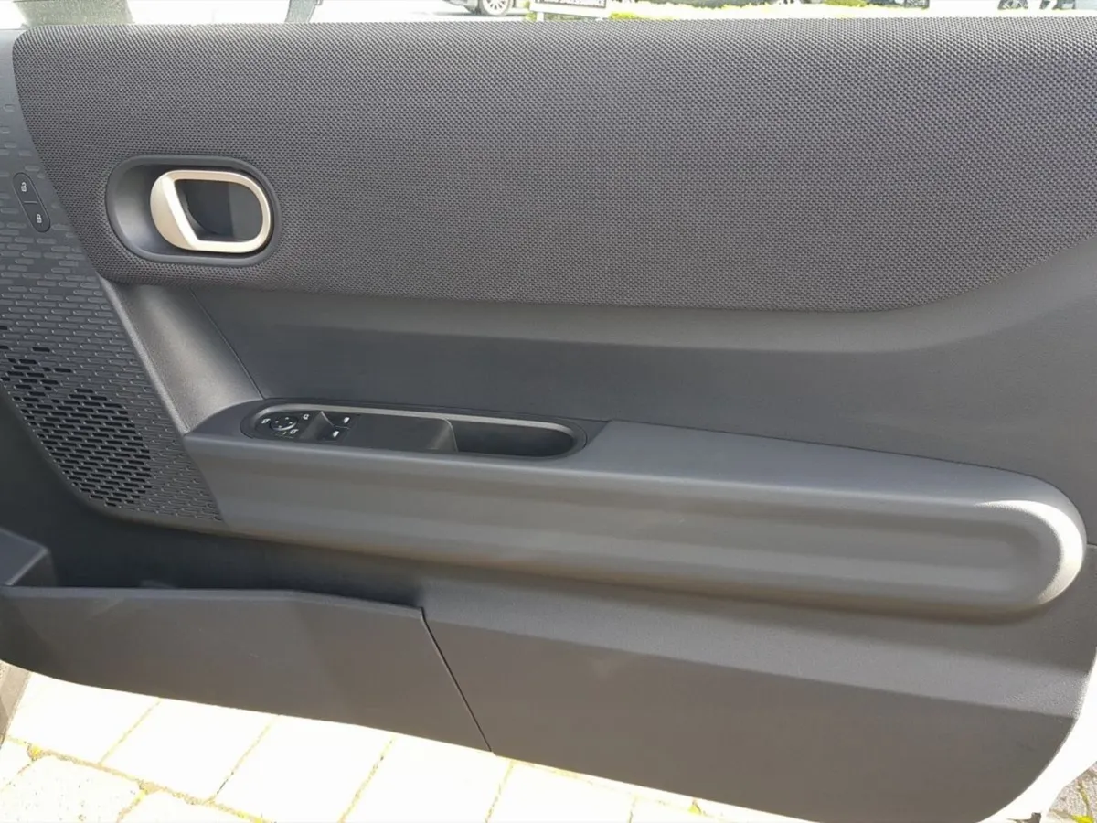 Mini Cooper Hatchback, Petrol, 2025, White