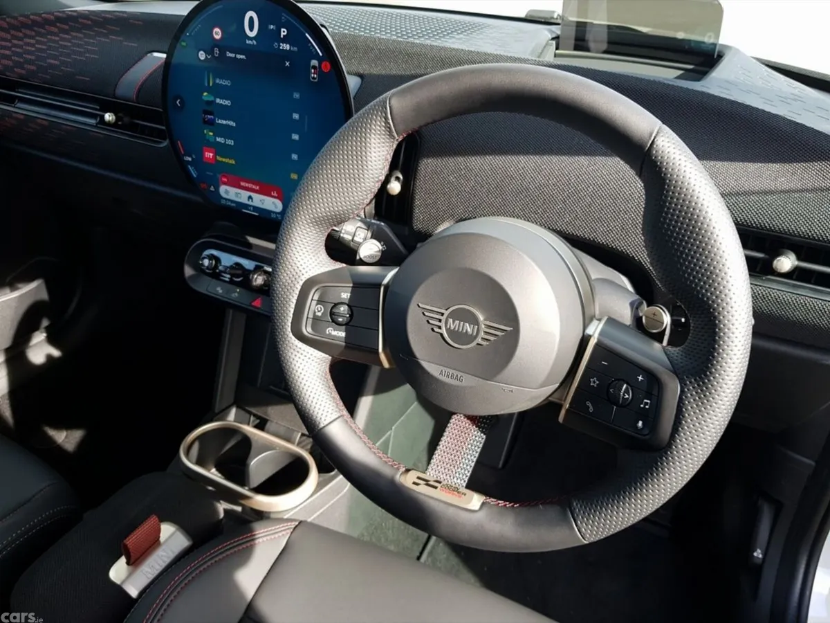 Mini Cooper Hatchback, Petrol, 2025, White