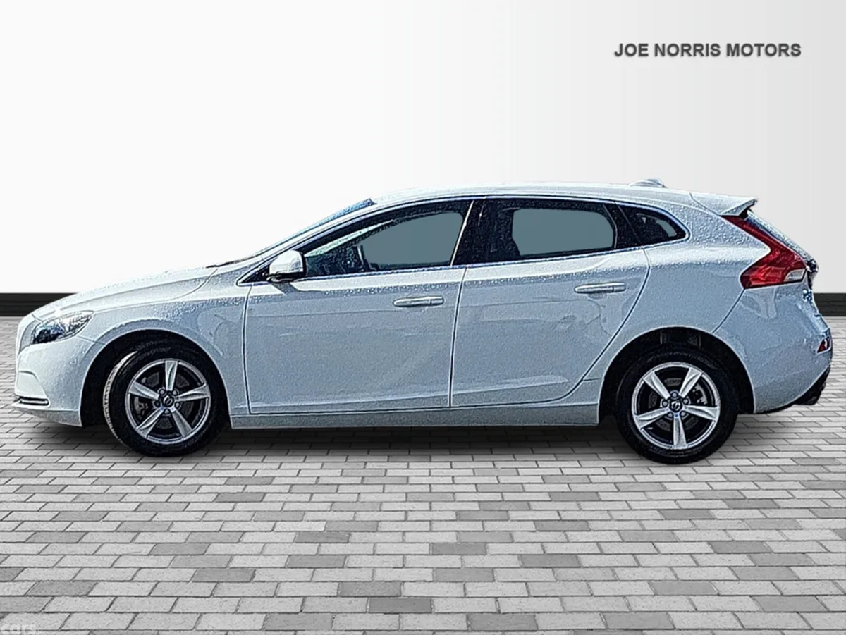 Volvo V40 Hatchback, Petrol, 2015, White