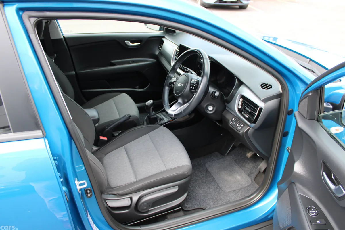 Kia Stonic Estate/Jeep, Petrol, 2023, Blue