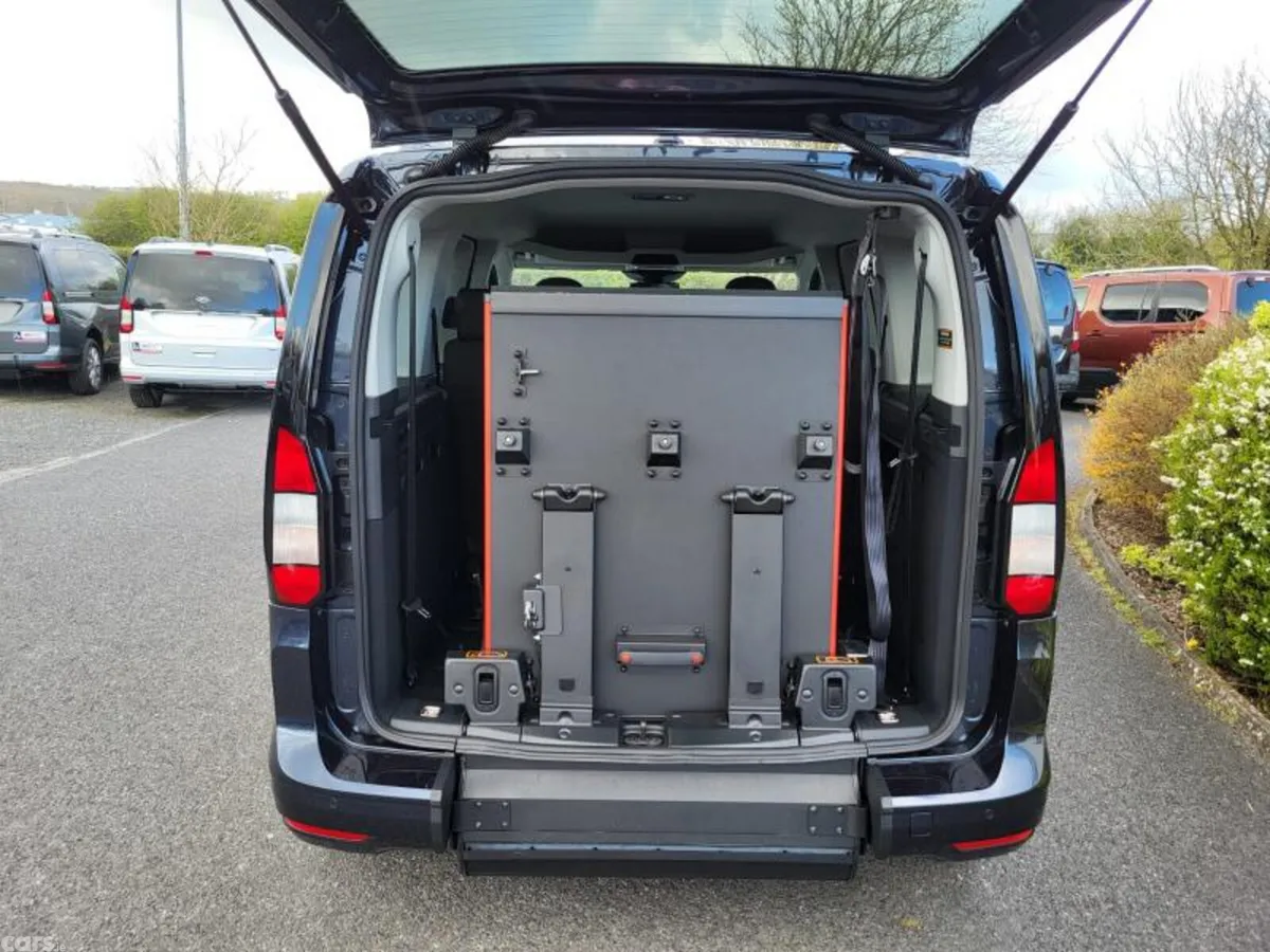Ford Tourneo Connect MPV, Diesel, 2026, Blue