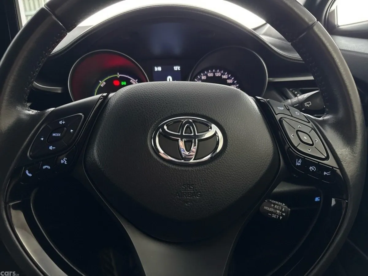 Toyota C-HR SUV, Petrol Hybrid, 2023, Grey