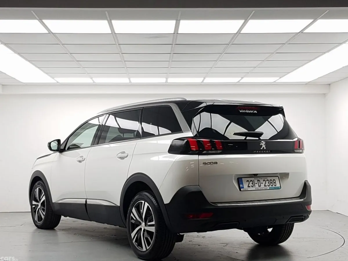 Peugeot 5008 MPV, Petrol, 2023, White