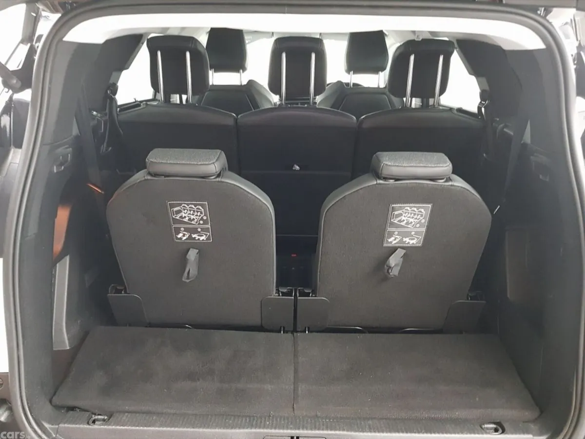 Peugeot 5008 MPV, Petrol, 2023, White
