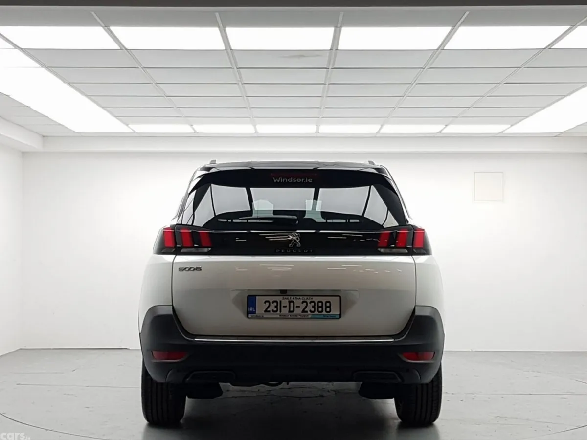 Peugeot 5008 MPV, Petrol, 2023, White