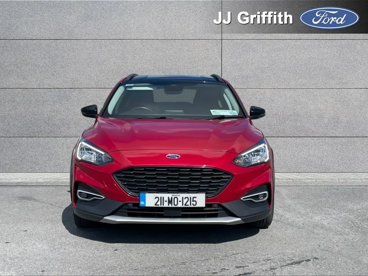 Ford Focus Hatchback, Diesel, 2021, Red