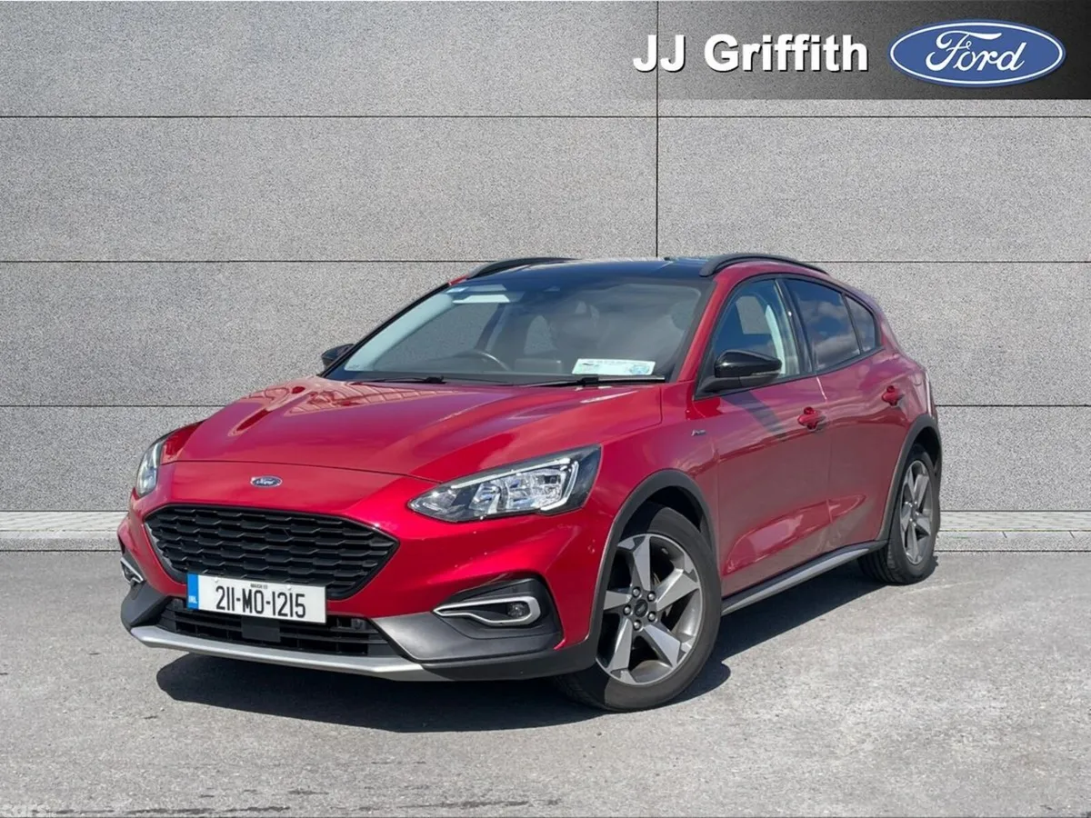 Ford Focus Hatchback, Diesel, 2021, Red