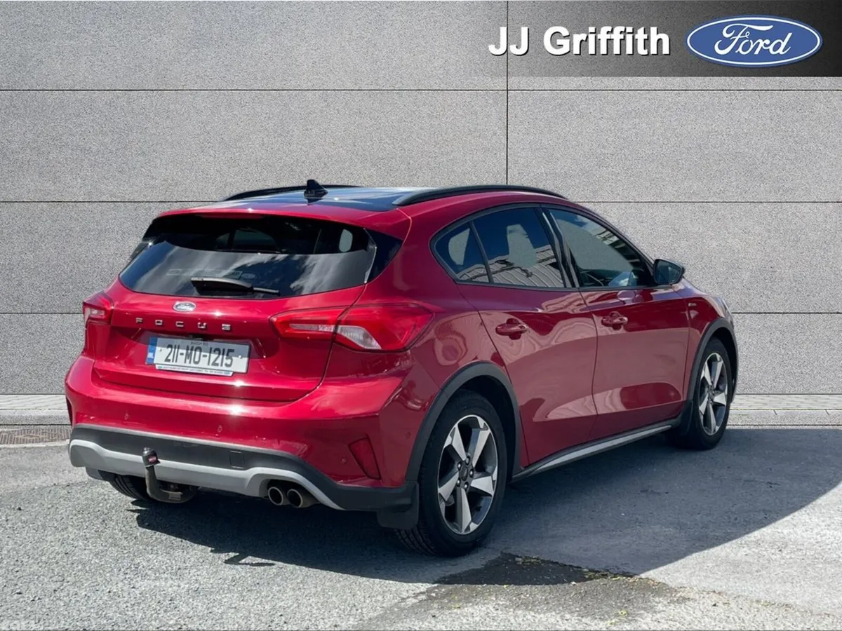 Ford Focus Hatchback, Diesel, 2021, Red