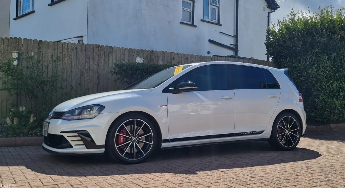 Volkswagen Golf Hatchback, Petrol, 2016, White