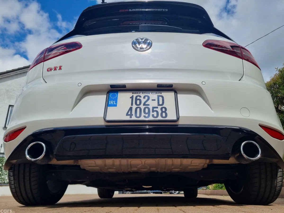 Volkswagen Golf Hatchback, Petrol, 2016, White