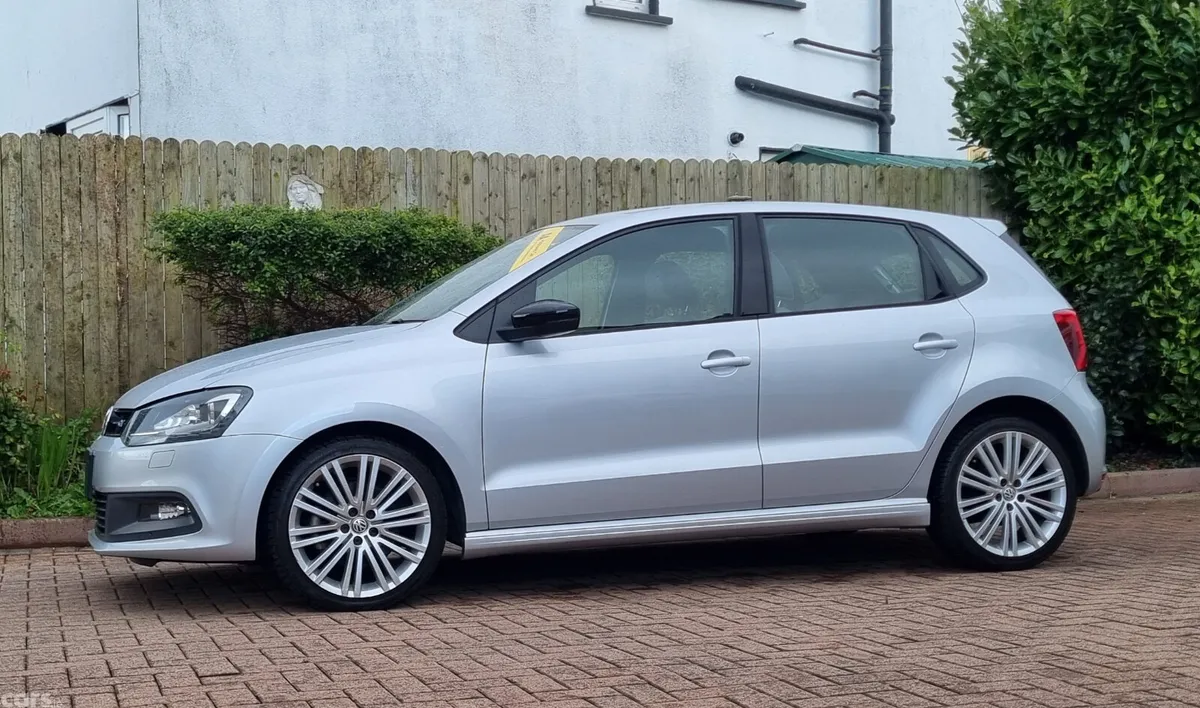 Volkswagen Polo Hatchback, Petrol, 2014, Silver